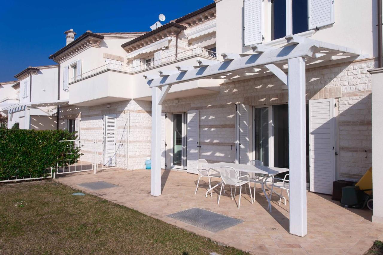 S018 - Sirolo, Nuovissimo Trilocale In Pietra Con Giardino Dx Apartment Екстериор снимка