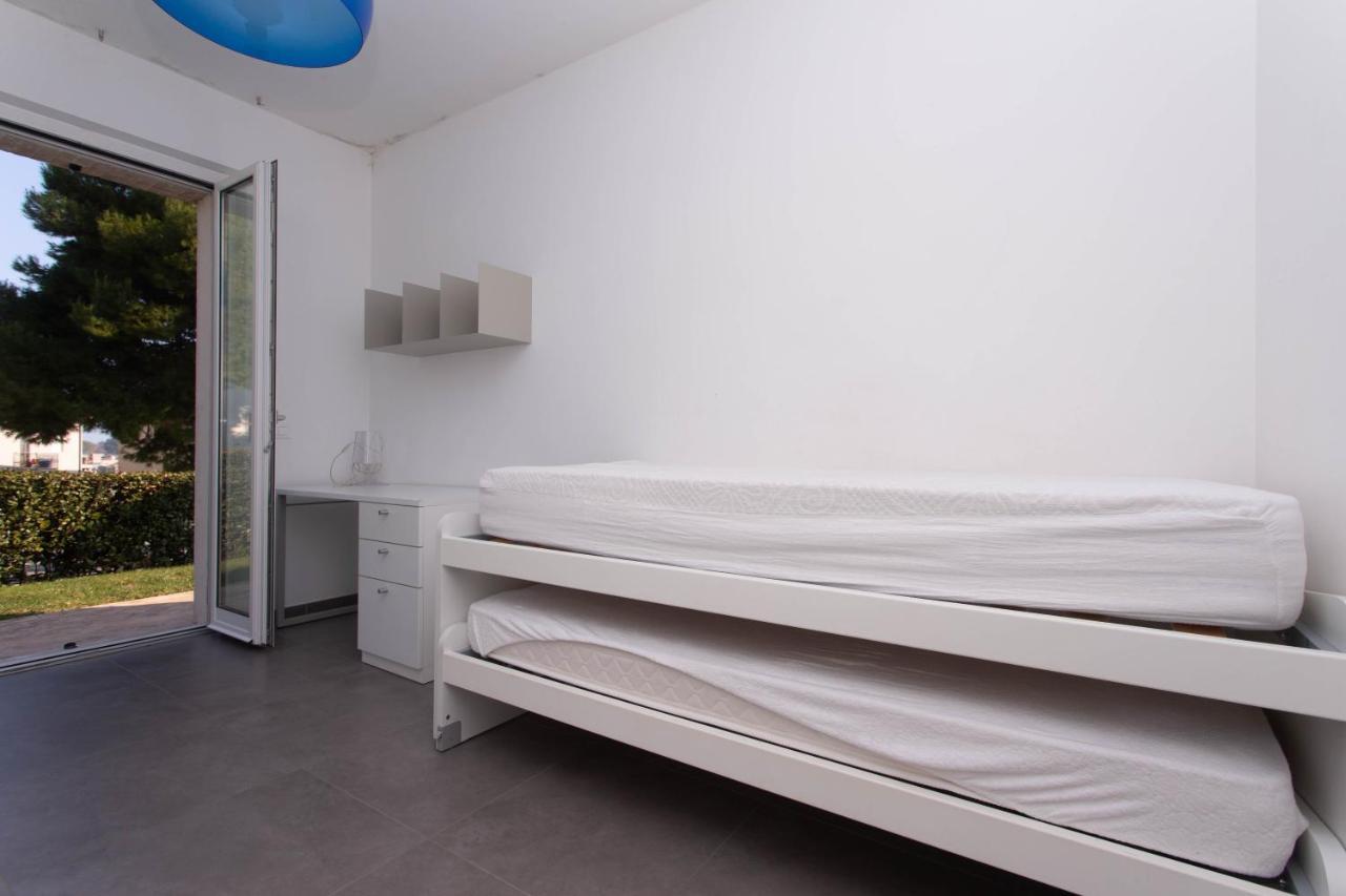 S018 - Sirolo, Nuovissimo Trilocale In Pietra Con Giardino Dx Apartment Екстериор снимка