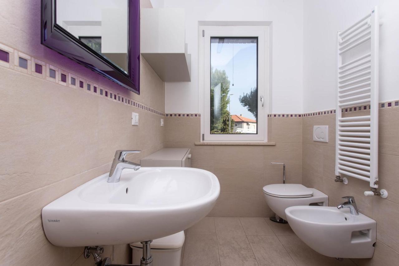 S018 - Sirolo, Nuovissimo Trilocale In Pietra Con Giardino Dx Apartment Екстериор снимка