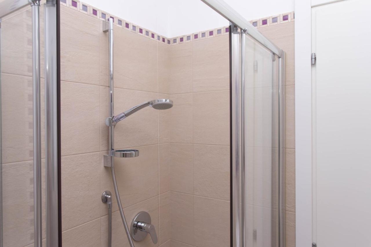 S018 - Sirolo, Nuovissimo Trilocale In Pietra Con Giardino Dx Apartment Екстериор снимка